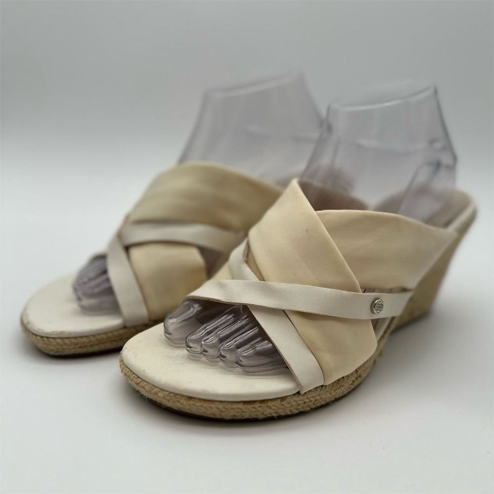 Dana Buchman Women's Ivory‎ Stretch Wedge Sandals Size 8.5 Med Casual Summer